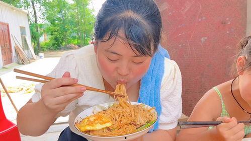 娱乐吃瓜酱腋窝饭团,揭秘娱乐圈的美食与八卦  第3张